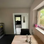 Apartment Schoenes 2,5 Mit Hof Und Garten