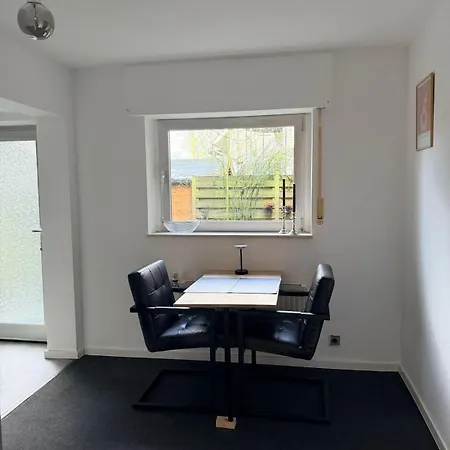 Schoenes 2,5 Mit Hof Und Garten Appartement