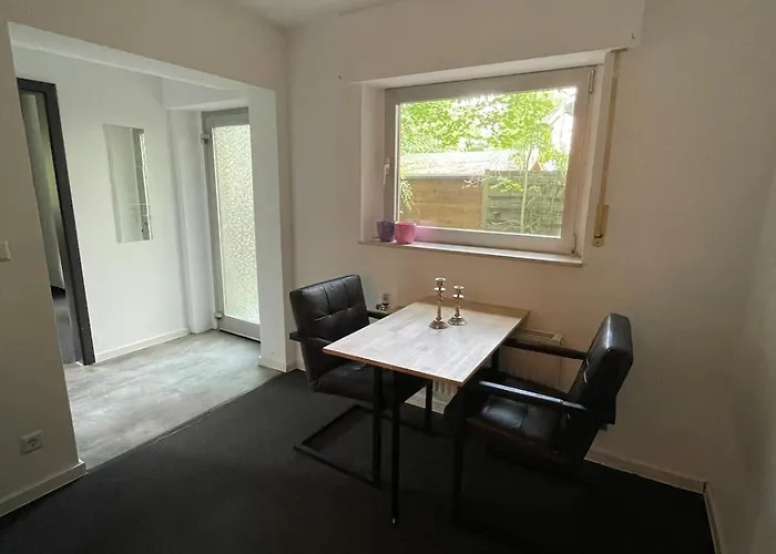 Schoenes 2,5 Mit Hof Und Garten Appartement